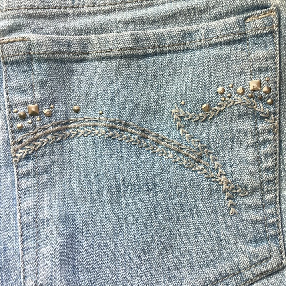 Gloria Vanderbilt Jeans Amanda Women's Sz 10 Short Light Wash Embellished Pocket - Picture 5 of 5